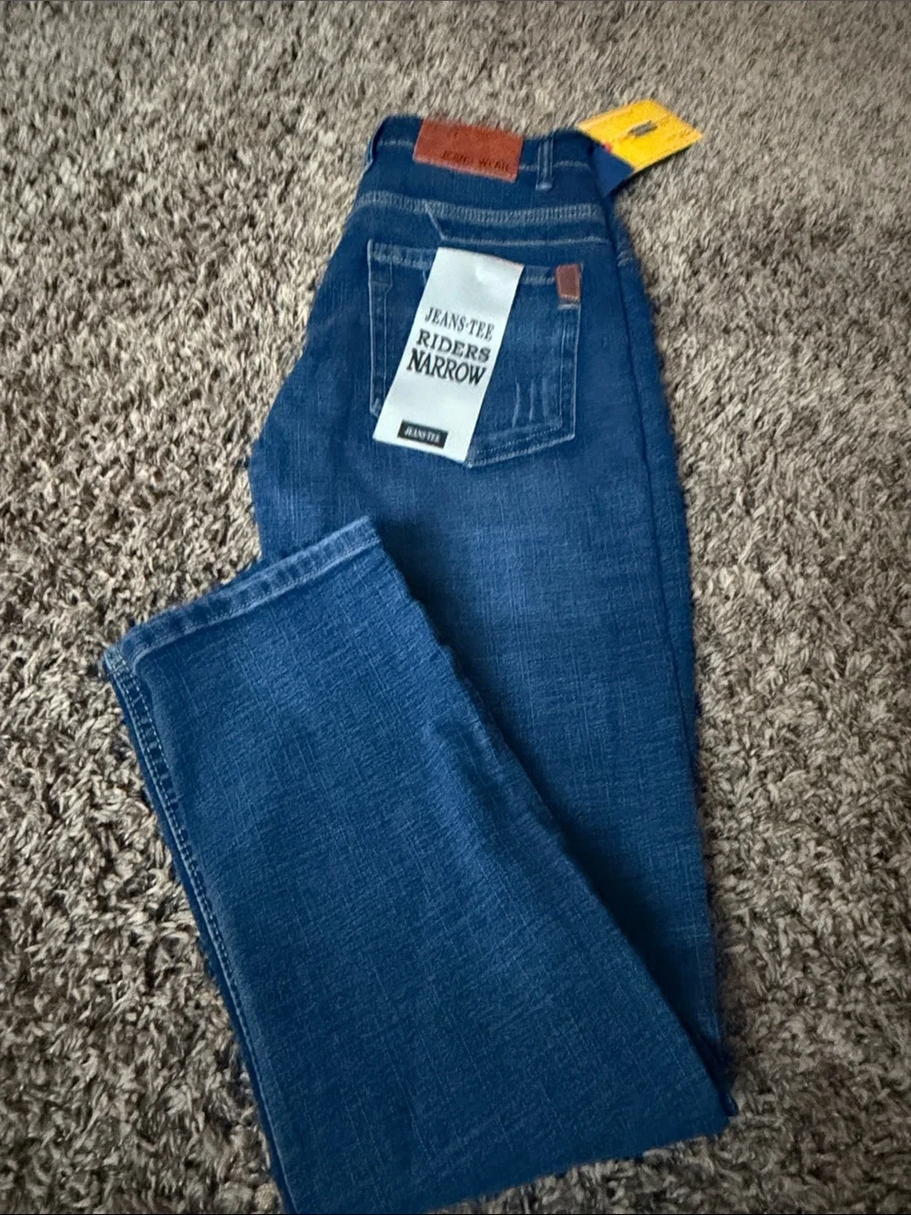 NWT-Riders Narrow #816 Men’s Dark Blue Denim Jeans, Size Small/28